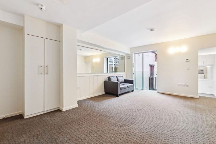 1 Bedroom Flat To Rent In Chalk Farm Road, Camden, NW1