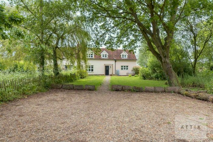 4 Bedroom Semi-Detached House For Sale In Kings Lane, Henham, NR34