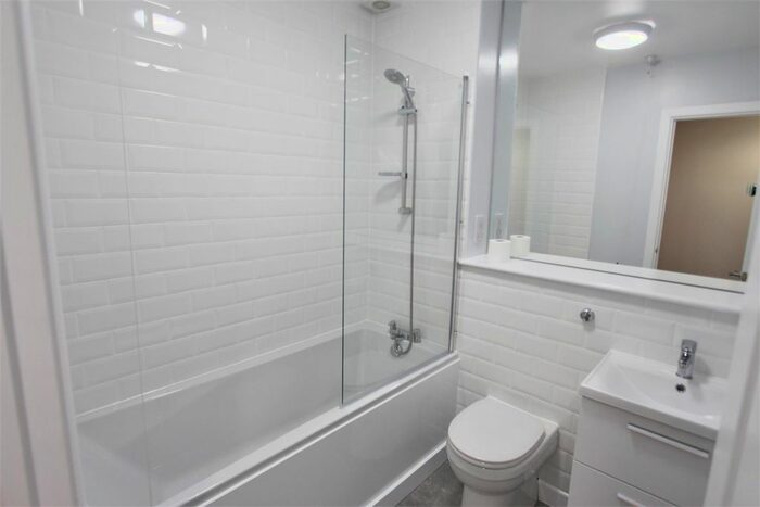 1 Bedroom Flat For Sale In Dalrymple Close, Southgate, N14