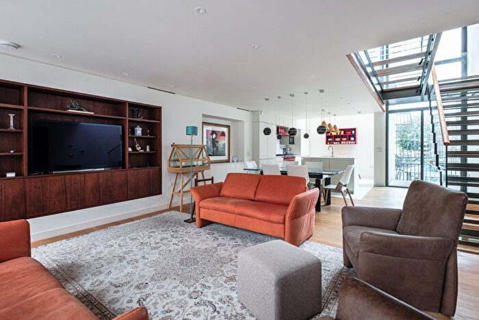 4 Bedroom Terraced House For Sale In Spencer Place, Islington, N1
