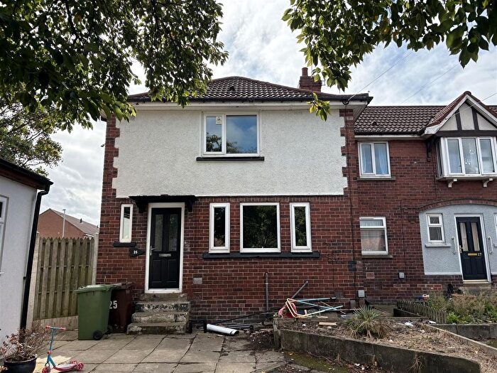 3 Bedroom Semi-Detached House To Rent In Harrop Grove, Morley, Leeds, LS27