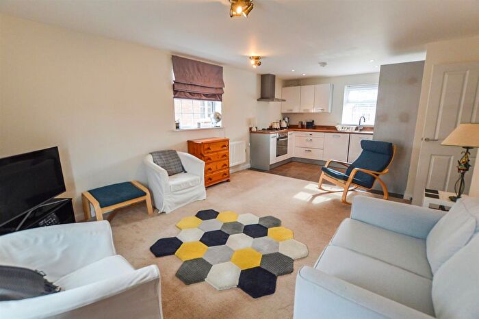 2 Bedroom Flat To Rent In Primula Grove, Kirkby-In-Ashfield, Nottingham, NG17