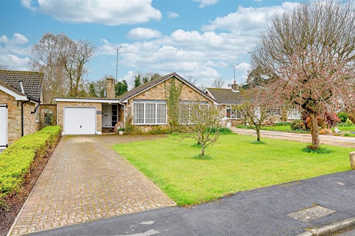 2 Bedroom Detached Bungalow For Sale In The Glade, Escrick, York, YO19