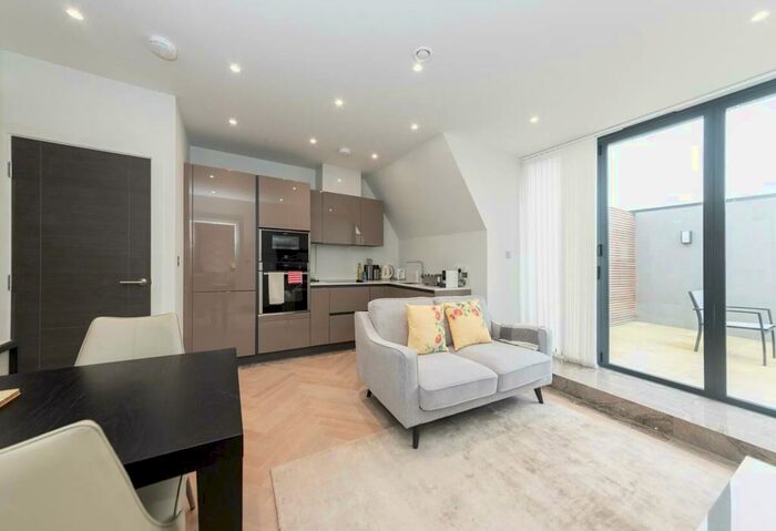1 Bedroom Flat To Rent In Duke Street, Reading, Berkshire, RG1