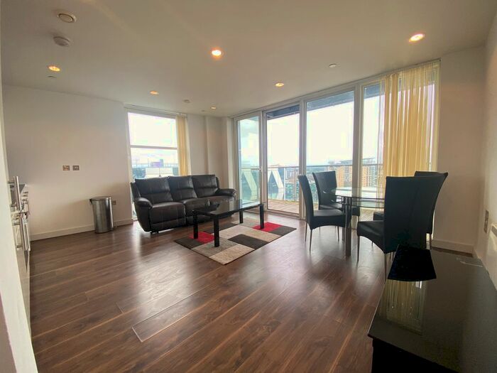 2 Bedroom Flat To Rent In Number One, Media City Uk, Salford, M50