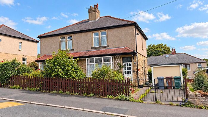 2 Bedroom Semi-Detached House For Sale In Kingston Road, Thackley, Bradford, BD10