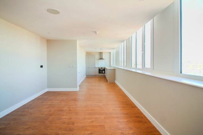 1 Bedroom Apartment To Rent In Flat St Marks House, PO2