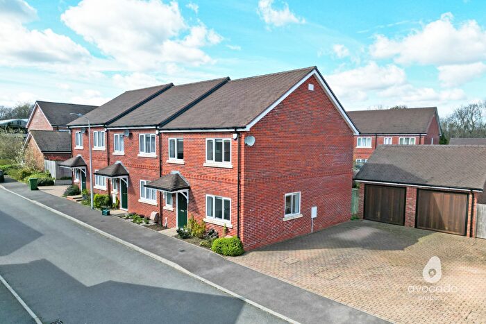 3 Bedroom End Of Terrace House For Sale In The Ridings, Tilehurst, RG31