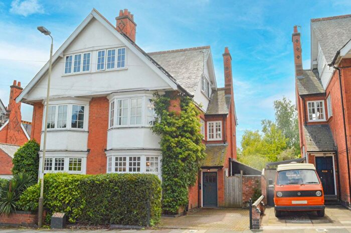 5 Bedroom Semi-detached House For Sale In Holmfield Road, Stoneygate, Leicester, LE2