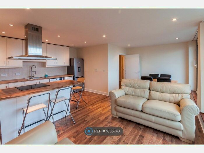 2 Bedroom Flat To Rent In Ferry Court, Cardiff, CF11