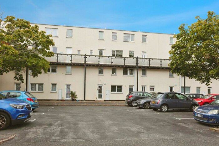 2 Bedroom Flat To Rent In Samson Close, Gosport, Hampshire, PO13
