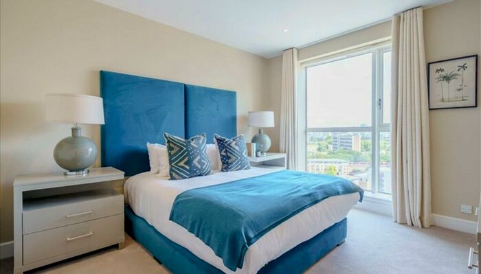 2 Bedroom Apartment To Rent In Westferry Circus, Circus Apartments, E14