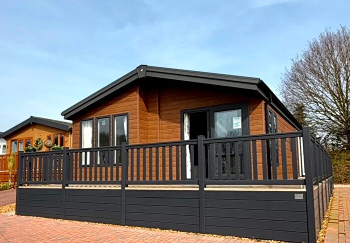 2 Bedroom Lodge For Sale In Wyre Common, Cleobury Mortimer, Kidderminster, DY14