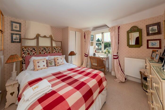 5 Bedroom Detached House For Sale In The Green, Bledington, Chipping Norton, OX7