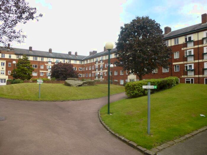 2 Bedroom Flat To Rent In Kielder Square, Salford, M5