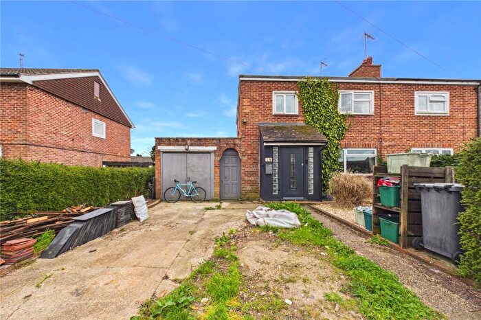 3 Bedroom End Of Terrace House For Sale In Blossom Avenue, Theale, Reading, Berkshire, RG7