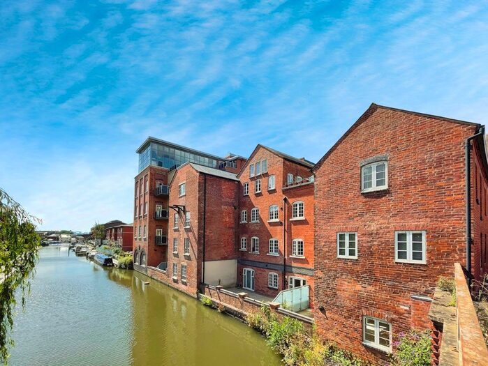 2 Bedroom Flat To Rent In Portland Street, Worcester, WR1