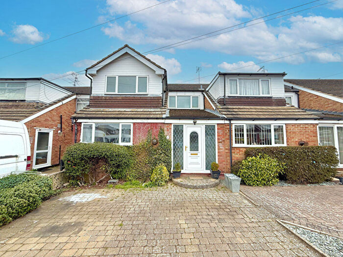 3 Bedroom Terraced House For Sale In Churchill Road, Dunstable, LU6