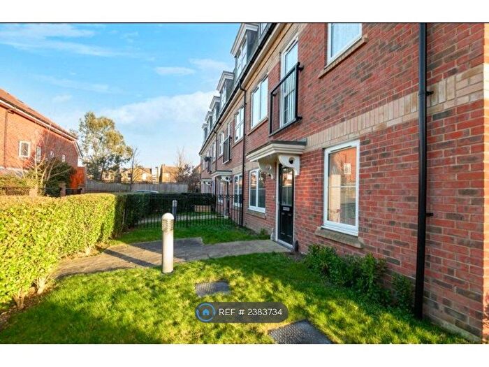 2 Bedroom Flat To Rent In Florence Way, London, SW12