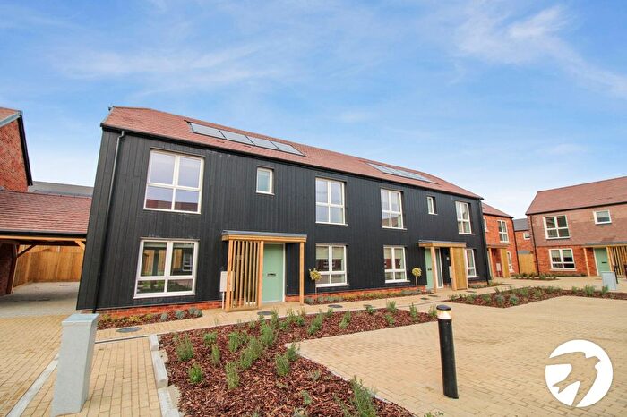 3 Bedroom Semi Detached House To Rent In Pelsey Close, Alkerden, Ebbsfleet Valley, Swanscombe, DA10