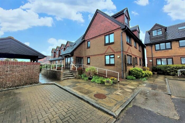 1 Bedroom Flat To Rent In Villa Plage, - Elmer Road, Bognor Regis, PO22