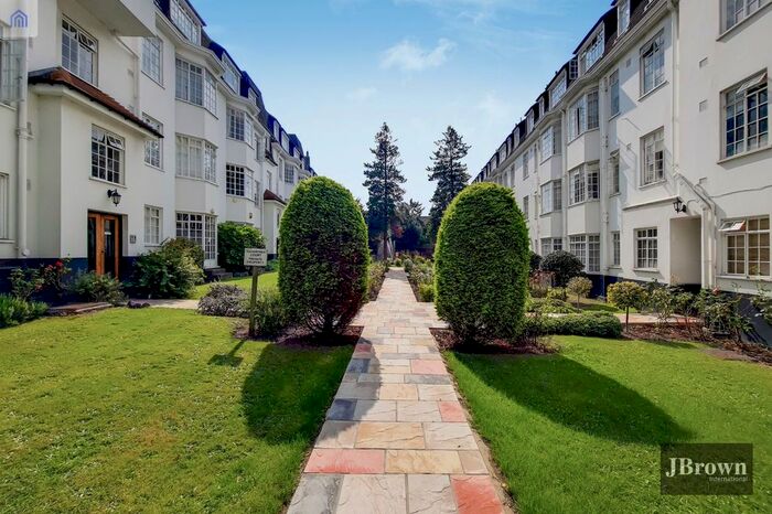 1 Bedroom Flat For Sale In Wavertree Court, Streatham Hill, London, SW2