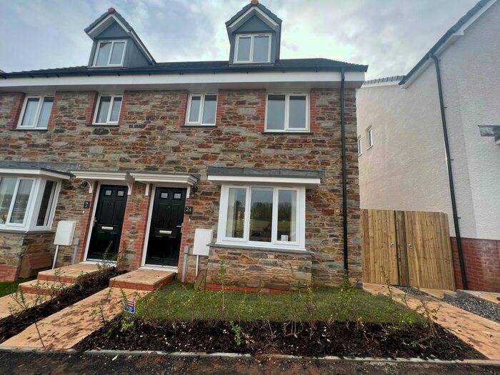 3 Bedroom Semi-Detached House To Rent In Alexanders Avenue, St. Austell, PL25
