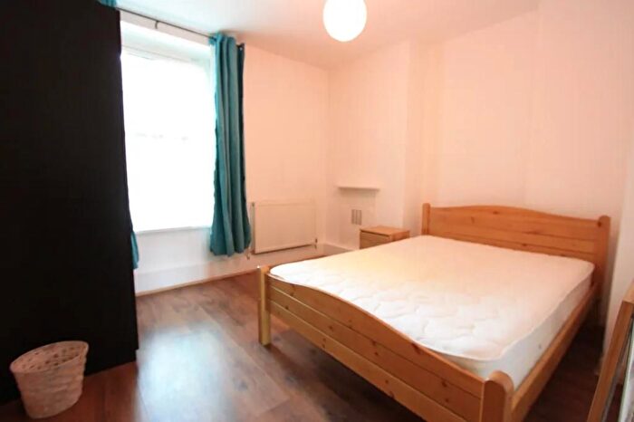 3 Bedroom Terraced House To Rent In Union Grove, London, SW8