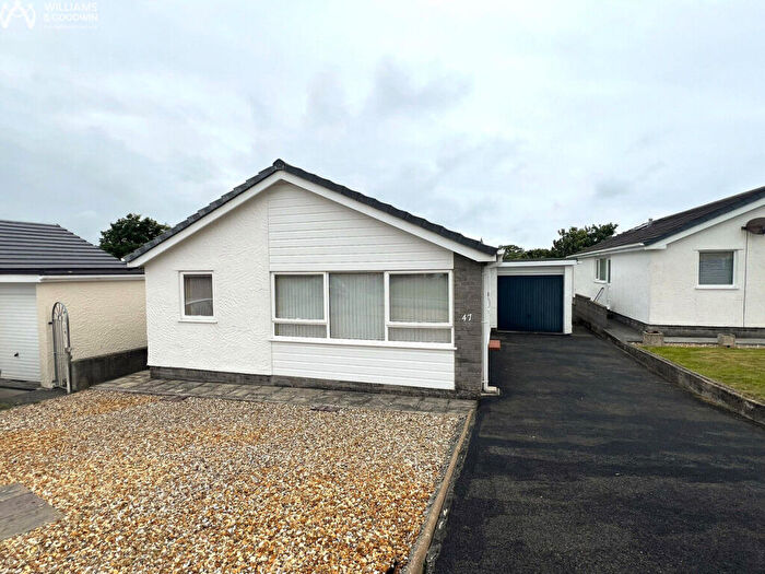 2 Bedroom Detached Bungalow For Sale In Gwelfor Estate, Cemaes Bay, Anglesey, LL67