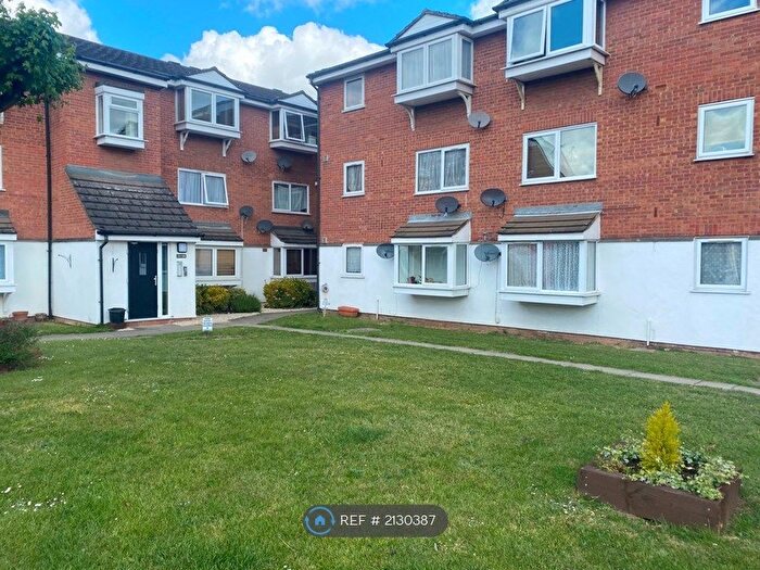 2 Bedroom Flat To Rent In Vignoles Road, Romford, RM7