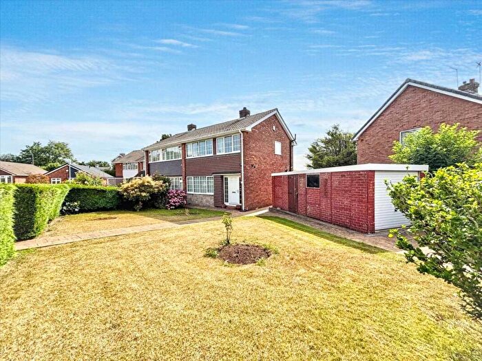 3 Bedroom Semi-Detached House For Sale In Woodside, Sutton In Ashfild, NG17