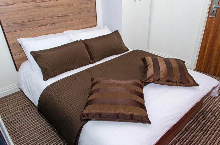 Studio To Rent In Sunbridge Halls, Sunbridge Road, Bradford, West Yorkshire, BD1