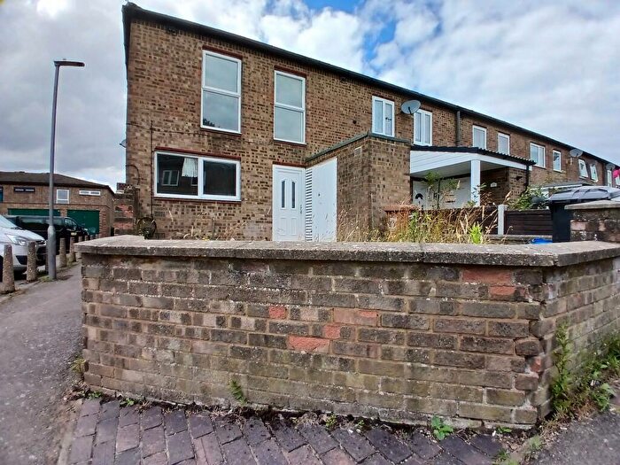 4 Bedroom House To Rent In Canterbury Way, Stevenage, SG1