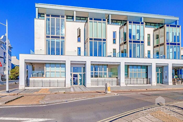 2 Bedroom Flat For Sale In Hoe Road, The Hoe, Plymouth, PL1