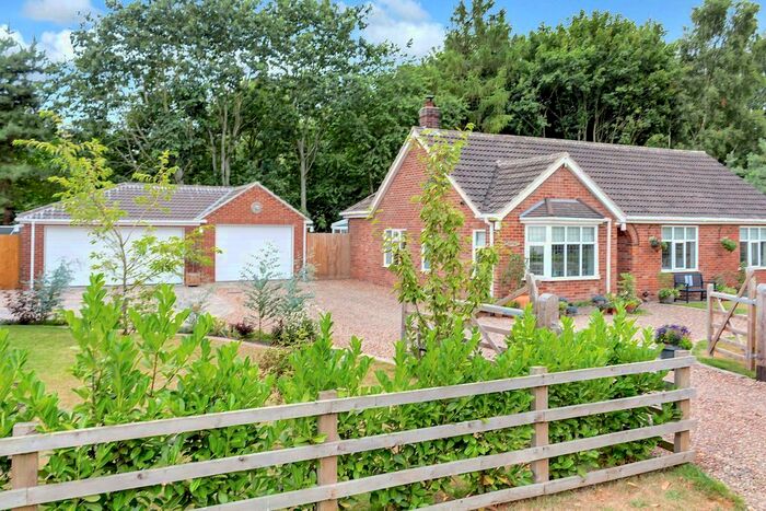 4 Bedroom Detached Bungalow For Sale In Mill Lane, Seaton Ross, York, YO42