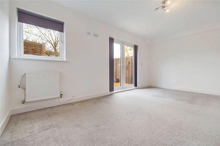 1 Bedroom Flat For Sale In Church Street, Theale, Reading, Berkshire, RG7