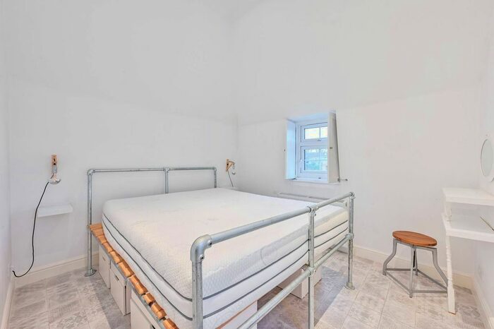 2 Bedroom Flat To Rent In West Hill, West Hill, London, SW18