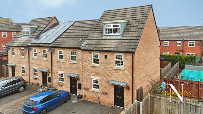 3 Bedroom Semi-Detached House For Sale In A Three Double Bedroom Town House On The Quiet Cul-de-sac Of Chelmsford Mews, DN22