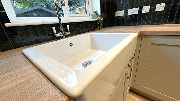 3 Bedroom Semi-Detached House For Sale In Victoria Road, Stirchley, Birmingham, B30
