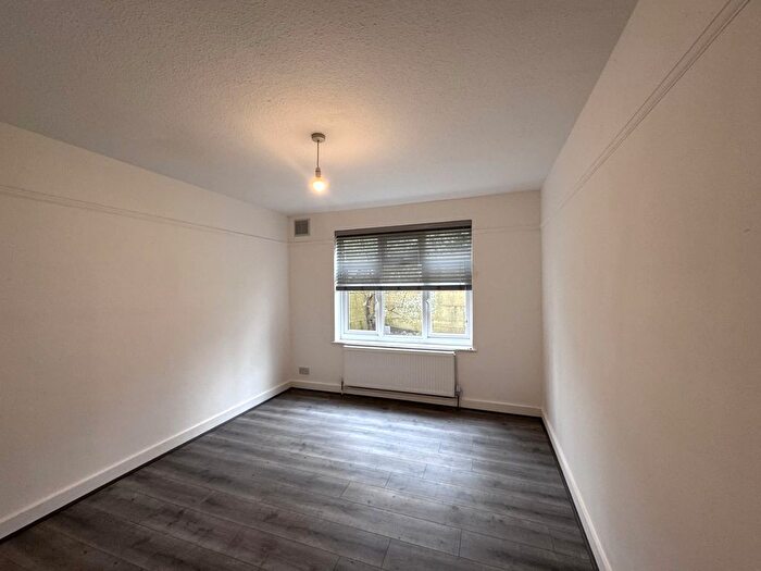 2 Bedroom Flat To Rent In Martin Way, Morden, SM4