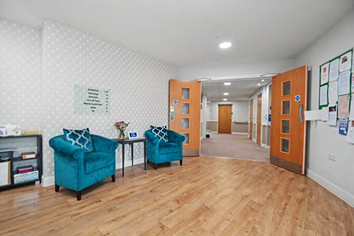 2 Bedroom Flat For Sale In Broadstone, BH18 - Photo 11
