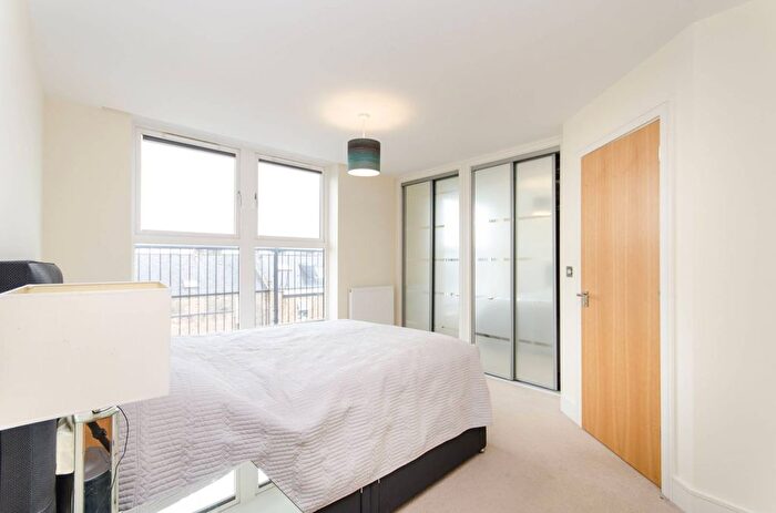 2 Bedroom Flat For Sale In Nexus Court, Queen's Park, London, NW6