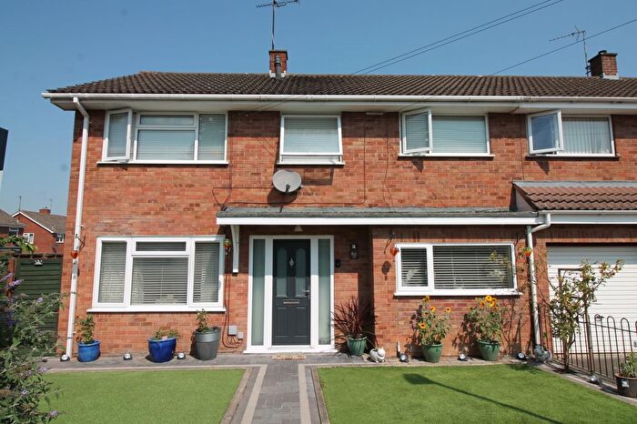 4 Bedroom Semi-Detached House For Sale In Elmbury Drive, Tewkesbury, GL20