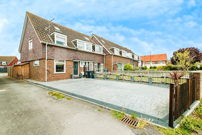 4 Bedroom End Of Terrace House For Sale In Loose Lane, Sompting, Lancing, BN15