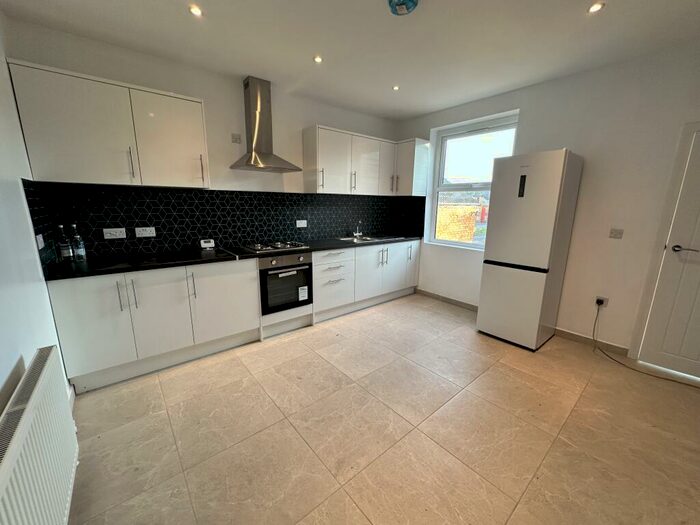 2 Bedroom Apartment To Rent In King Edward Street, Mansfield, NG20