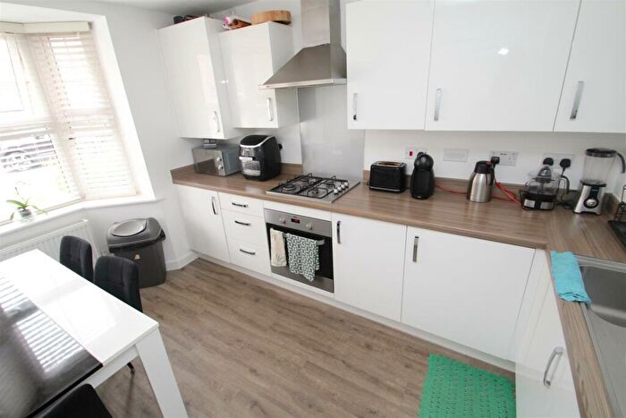 3 Bedroom Semi-Detached House To Rent In Camberwell Place, Hemel Hempstead, HP2