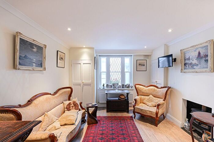 Studio For Sale In Sutherland St, Pimlico, London, SW1V