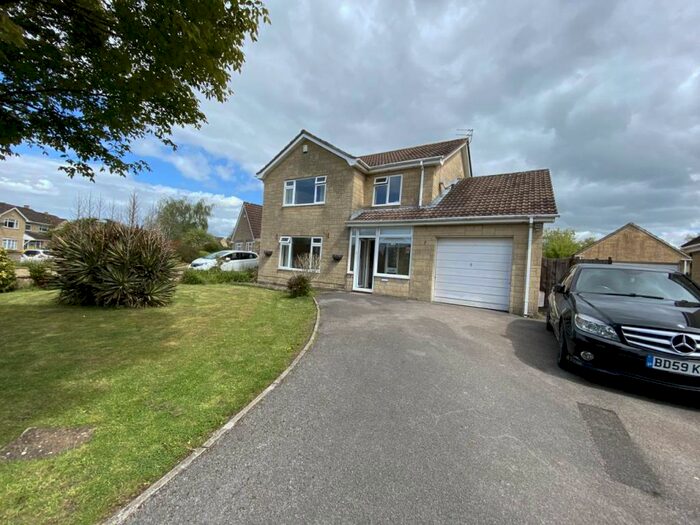 4 Bedroom House To Rent In Sandringham Road, Trowbridge, Wiltshire, BA14