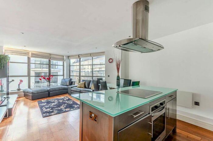 2 Bedroom Flat To Rent In Tavistock Street, Covent Garden, London, WC2E