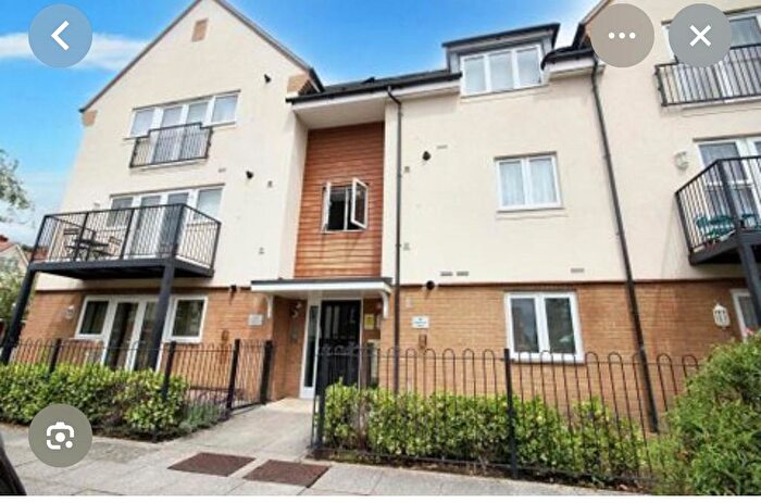 2 Bedroom Flat For Sale In Swordfish House, UB3